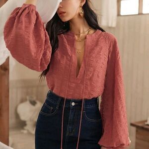 PREMIUM TEXTURED VOLUMINOUS SLEEVE TASSEL TOP